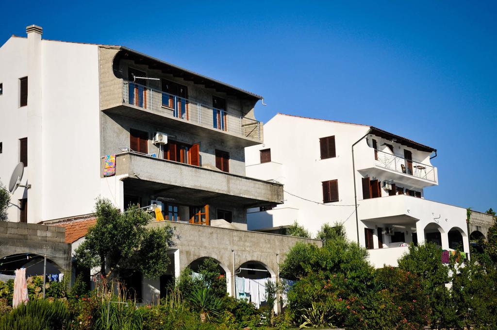 Apartments Adrialuka Dubrava  Extérieur photo
